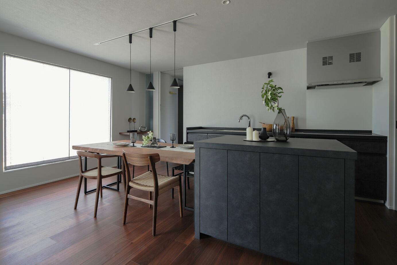 ｌａ ＣＡＳＡ　(ラ・カーサ) 【刈谷市/趣味室/インナーテラス】趣味に没頭する「植物ラボ」のある暮らしの建築実例画像3