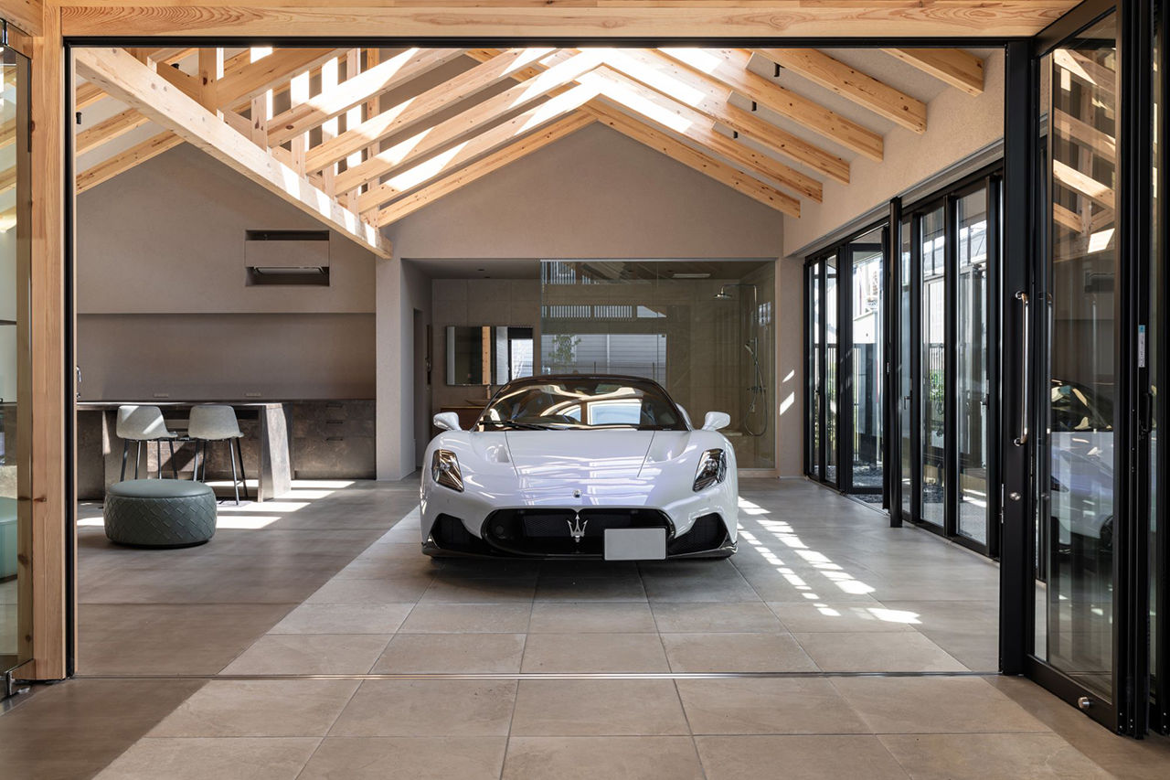 ｌａ ＣＡＳＡ　(ラ・カーサ) 【名古屋市/インナーガレージ/トラス構造/大空間/天窓】愛車と過ごせる上質なガレージハウスの建築実例画像5