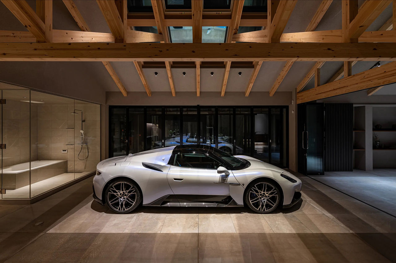 ｌａ ＣＡＳＡ　(ラ・カーサ) 【名古屋市/インナーガレージ/トラス構造/大空間/天窓】愛車と過ごせる上質なガレージハウスの建築実例画像6