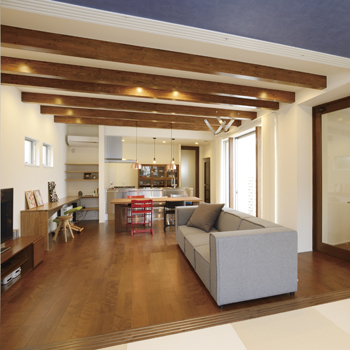 ＨＡＴＴＯＲＩ 【愛知県×平屋×中庭】中庭を囲むオシャレな平屋。　プライバシーが守られた、5人で暮らすロの字型住宅の建築実例画像2