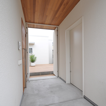 ＨＡＴＴＯＲＩ 【愛知県×平屋×中庭】中庭を囲むオシャレな平屋。　プライバシーが守られた、5人で暮らすロの字型住宅の建築実例画像10