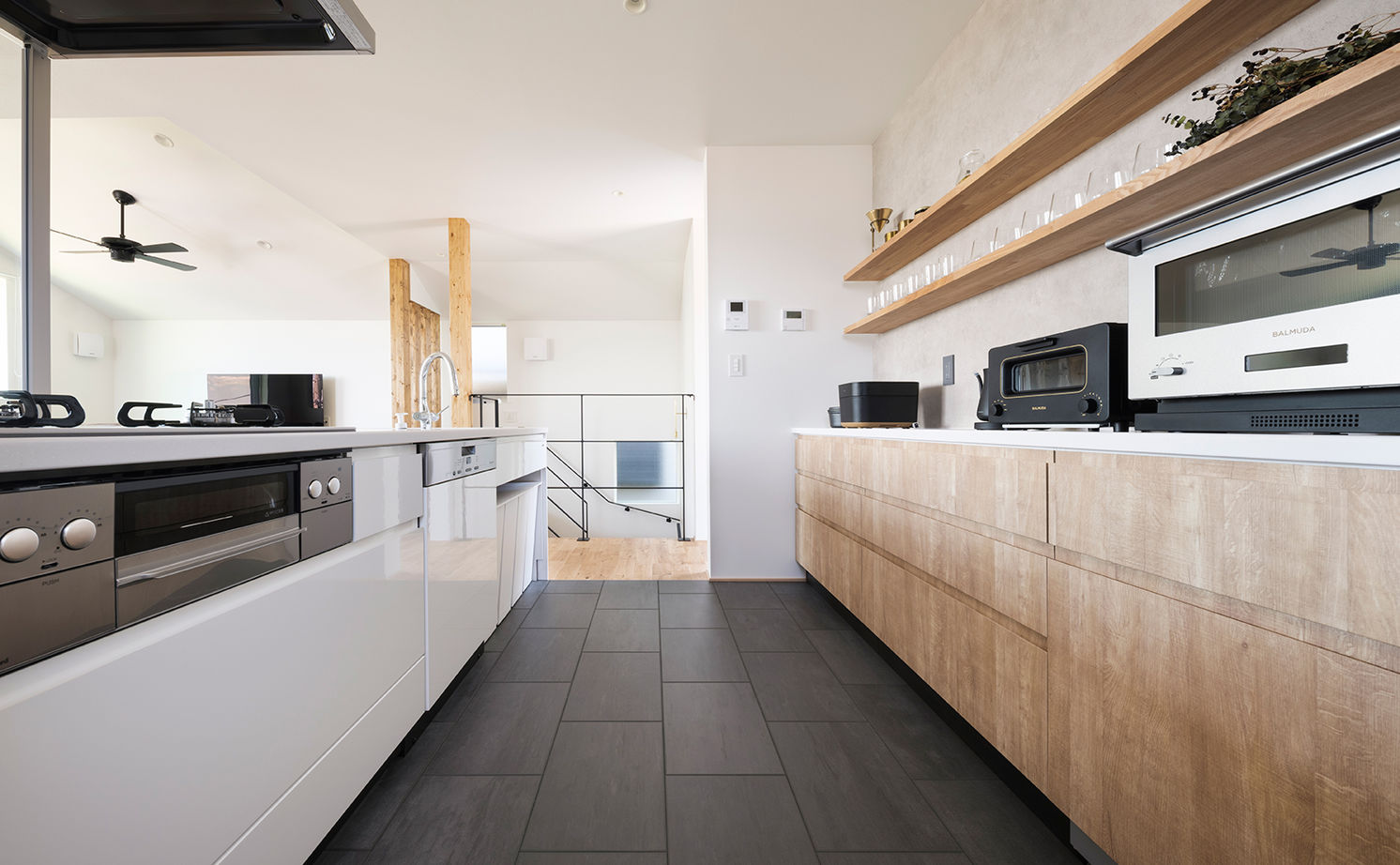 スタジオカーサ　一級建築士事務所 【2496万円/29坪/高台】海の景色を暮らしに取り込む、シンプルモダンの家。何気ない日常も特別なものにの建築実例画像4