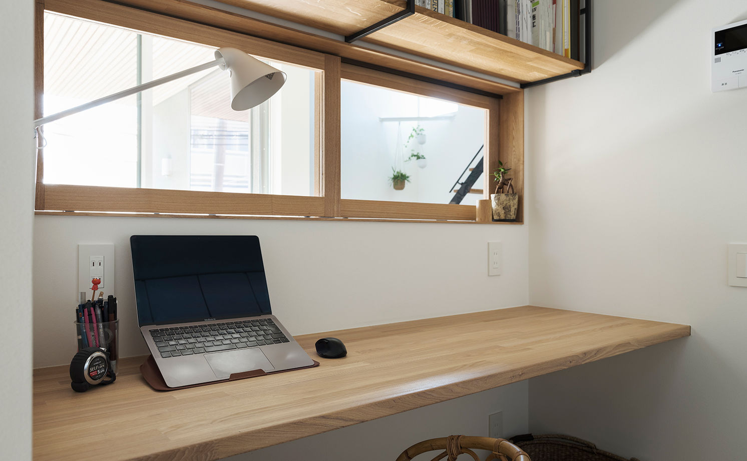 スタジオカーサ　一級建築士事務所 【3000万円/23坪/狭小地】外に閉じ、内に開く。インナーバルコニーや吹抜けがもたらす開放感を愉しむ家の建築実例画像7