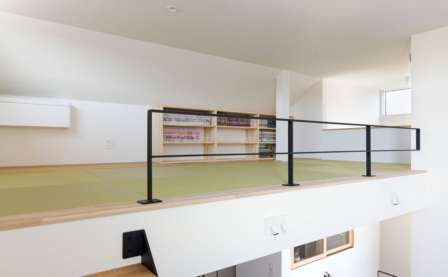 スタジオカーサ　一級建築士事務所 【3000万円/23坪/狭小地】外に閉じ、内に開く。インナーバルコニーや吹抜けがもたらす開放感を愉しむ家の建築実例画像9