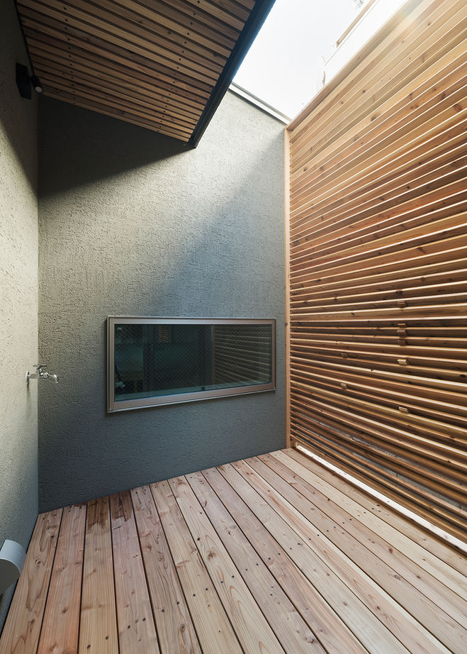 スタジオカーサ　一級建築士事務所 【3000万円/23坪/狭小地】外に閉じ、内に開く。インナーバルコニーや吹抜けがもたらす開放感を愉しむ家の建築実例画像11