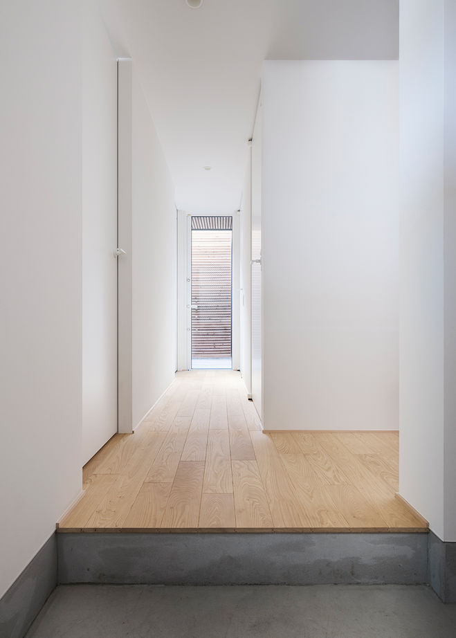 スタジオカーサ　一級建築士事務所 【3000万円/23坪/狭小地】外に閉じ、内に開く。インナーバルコニーや吹抜けがもたらす開放感を愉しむ家の建築実例画像14