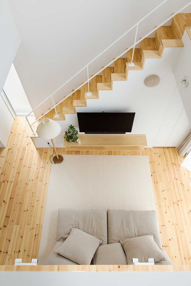 スタジオカーサ　一級建築士事務所 【2300万円/28坪】リビングの高窓から空を眺める贅沢。室内にいながら光・風・緑を感じる四季を愉しむ家の建築実例画像8