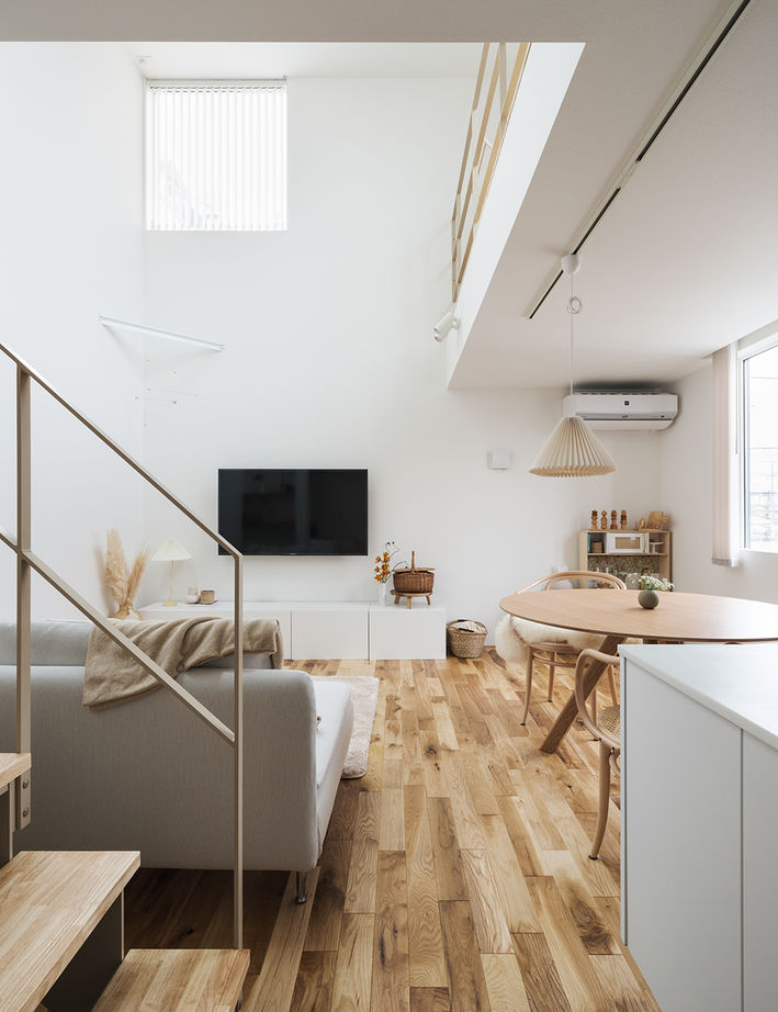 スタジオカーサ　一級建築士事務所 【3100万円/32坪/狭小地】土地面積21坪で叶えた、視覚的な広さと収納力。設計士の提案力が光る3階建ての建築実例画像2