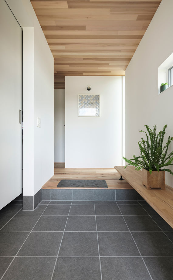 スタジオカーサ　一級建築士事務所 【4980万円/59坪/二世帯住宅】家族も愛犬も心地よい。ドッグランにもなる庭が二世帯をつなぐ住まいの建築実例画像11