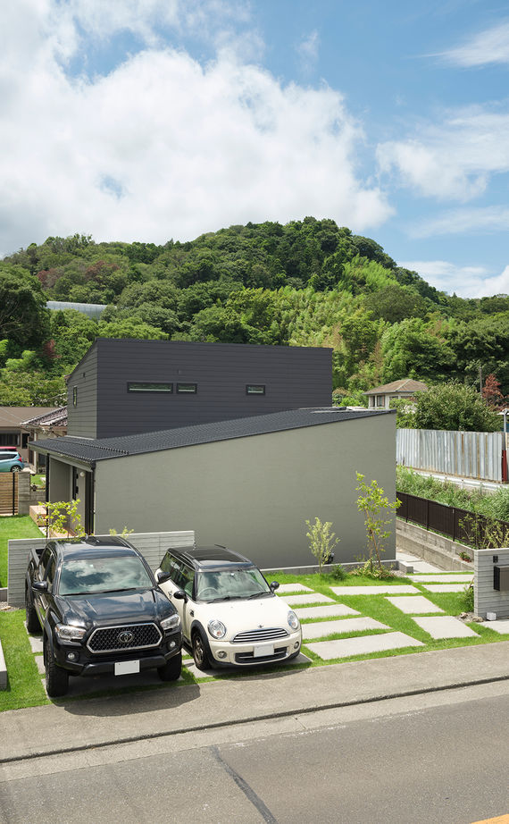 スタジオカーサ　一級建築士事務所 【4980万円/59坪/二世帯住宅】家族も愛犬も心地よい。ドッグランにもなる庭が二世帯をつなぐ住まいの建築実例画像15