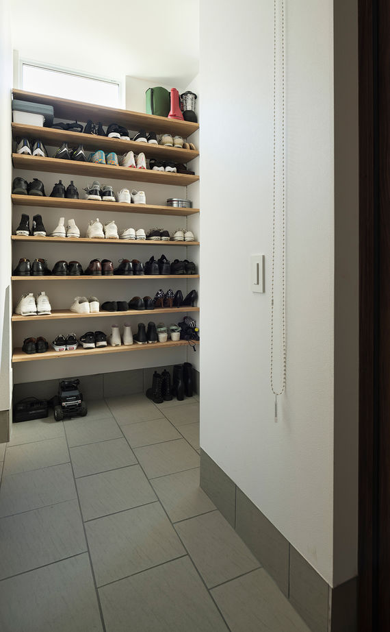 スタジオカーサ　一級建築士事務所 【2900万円/27坪/狭小地】吹抜けやスケルトン階段、バルコニーなどリビングの開放感を緻密に設計の建築実例画像19