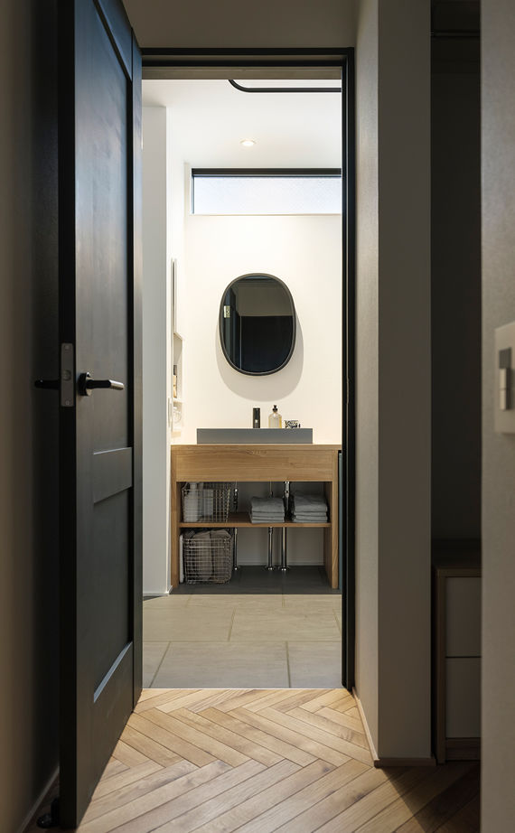 スタジオカーサ　一級建築士事務所 【2800万円/30坪/旗竿地】2階リビング＋インナーバルコニーで明るく、開放的。家事動線にも工夫が光る家の建築実例画像10