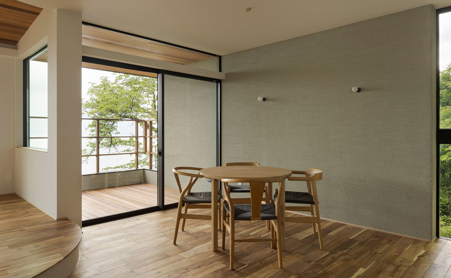 スタジオカーサ　一級建築士事務所 【4500万円/34坪/SE構法】柱のない大空間によって外の景色を存分に愉しめる。豊かな自然を身近に感じる家の建築実例画像5