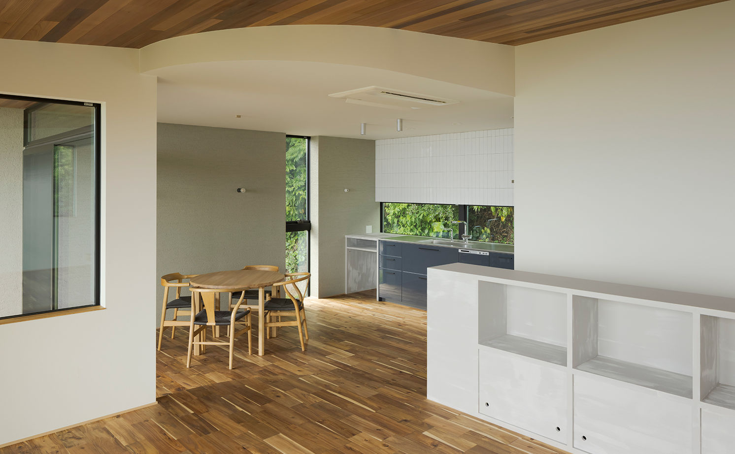 スタジオカーサ　一級建築士事務所 【4500万円/34坪/SE構法】柱のない大空間によって外の景色を存分に愉しめる。豊かな自然を身近に感じる家の建築実例画像6