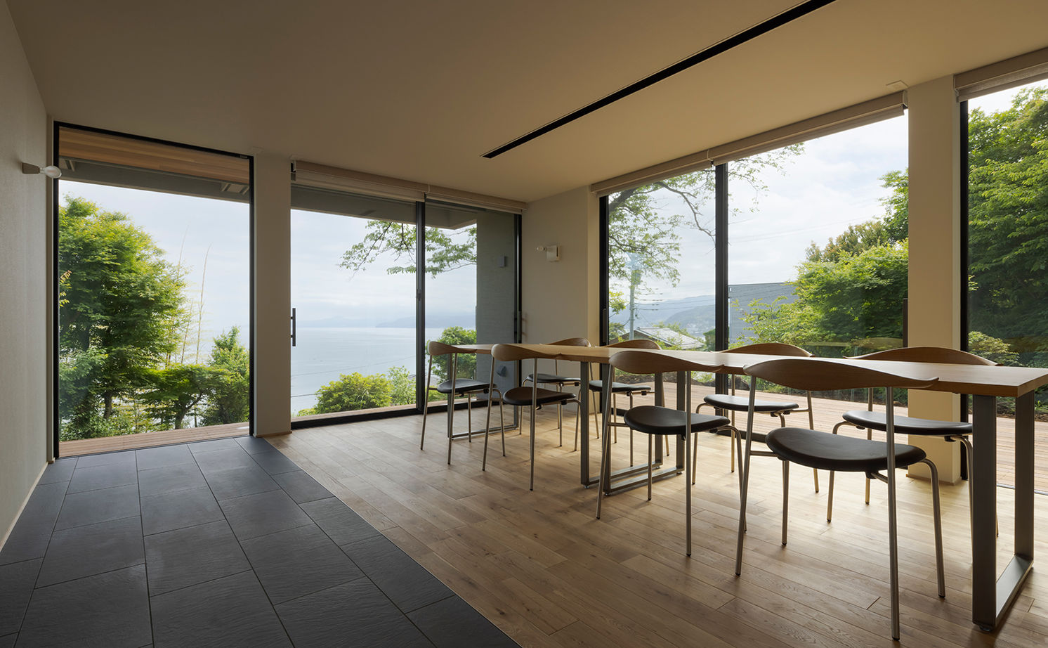 スタジオカーサ　一級建築士事務所 【4500万円/34坪/SE構法】柱のない大空間によって外の景色を存分に愉しめる。豊かな自然を身近に感じる家の建築実例画像7