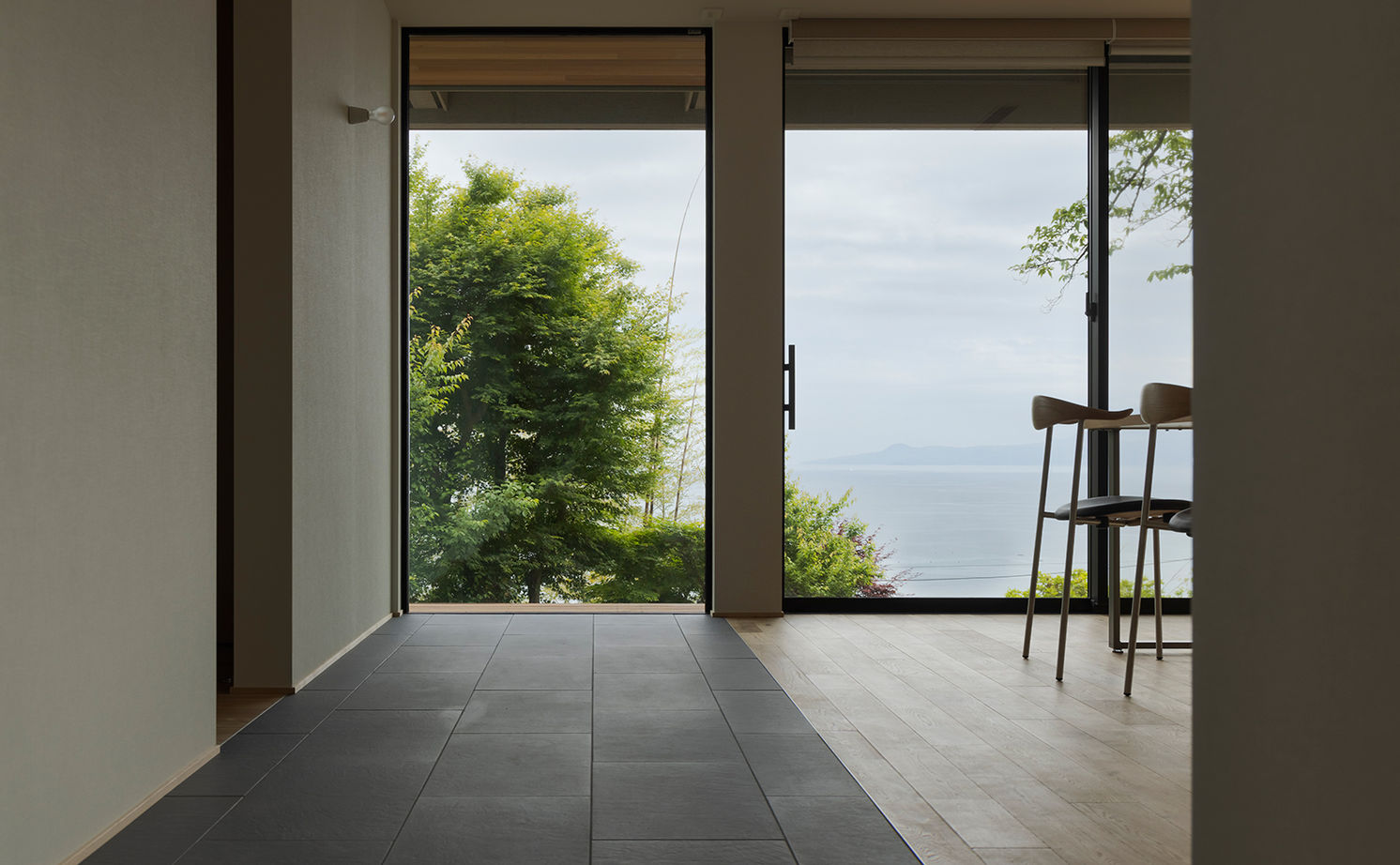 スタジオカーサ　一級建築士事務所 【4500万円/34坪/SE構法】柱のない大空間によって外の景色を存分に愉しめる。豊かな自然を身近に感じる家の建築実例画像8