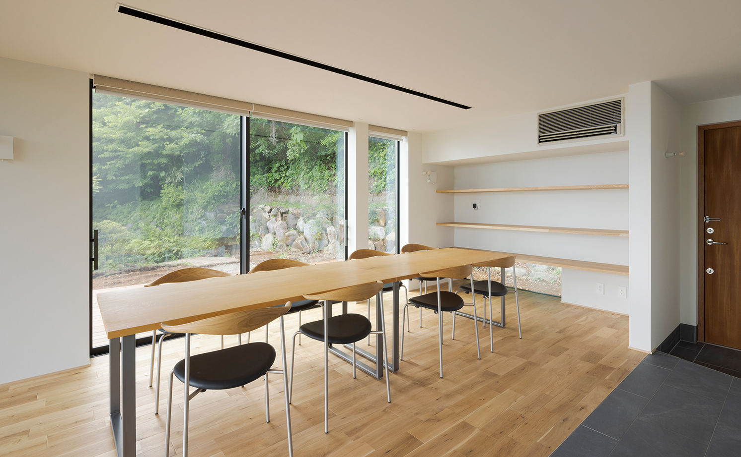 スタジオカーサ　一級建築士事務所 【4500万円/34坪/SE構法】柱のない大空間によって外の景色を存分に愉しめる。豊かな自然を身近に感じる家の建築実例画像10