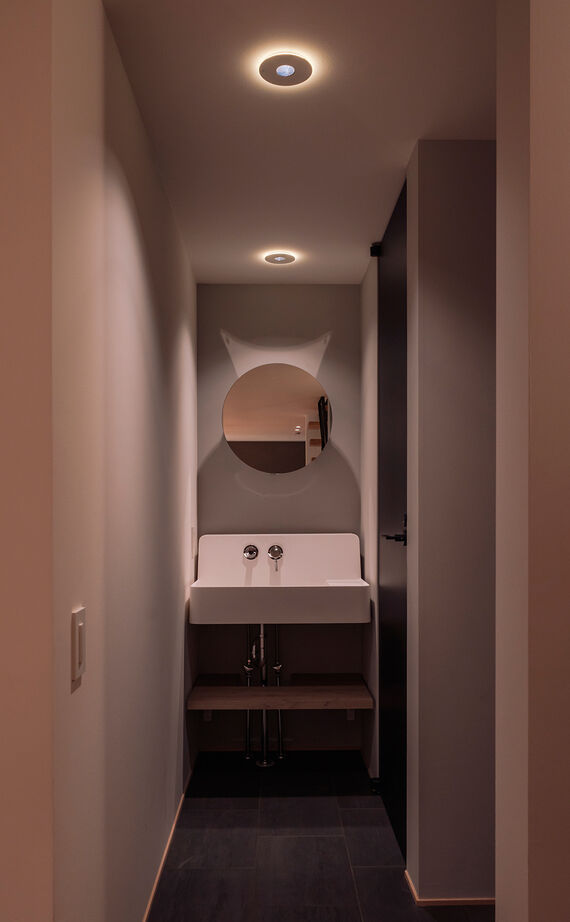 スタジオカーサ　一級建築士事務所 【4000万円～/38坪/ルーフデッキ】3階建てならではの屋上の開放感やバルコニーの心地よさを存分に愉しむ家の建築実例画像18