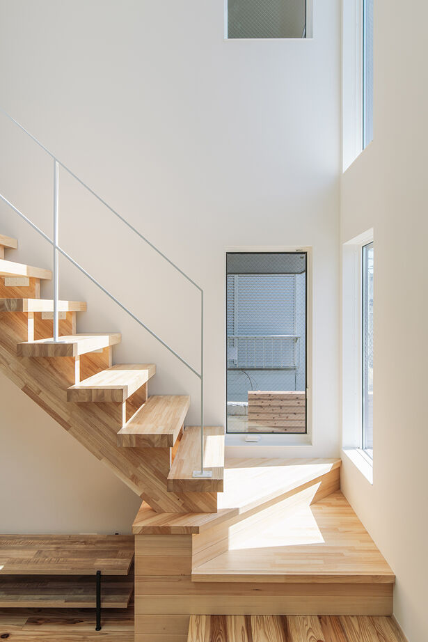 スタジオカーサ　一級建築士事務所 【3200万円/25坪/吹抜けリビング】窓から空の移ろいを愉しむ暮らし。家族時間が充実する、ミニマムな家の建築実例画像8