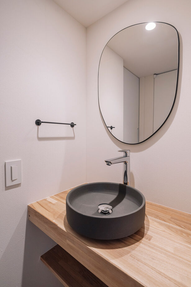 スタジオカーサ　一級建築士事務所 【3477万円/25坪/狭小地】限られた敷地で愛犬とのびやかに暮らす。回遊動線のインナーバルコニーがある家の建築実例画像5