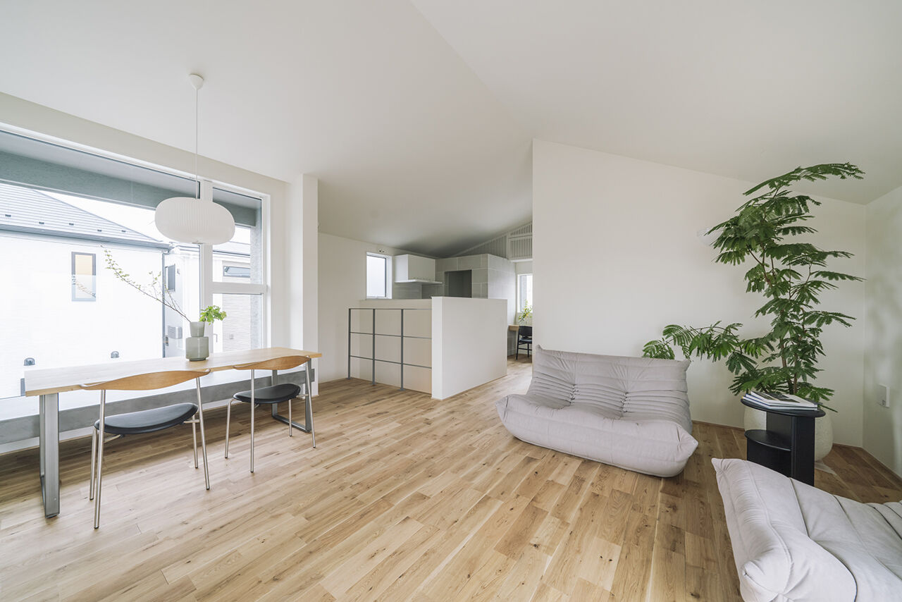 スタジオカーサ　一級建築士事務所 【3123万円/30坪/2階リビング】空を身近に感じる暮らし。穏やかな眺望に心が癒される、丘陵地に建つ住まいの建築実例画像4