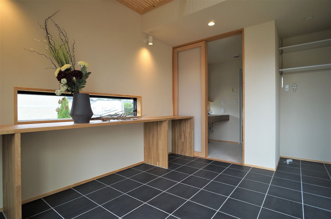 【横須賀/湘南/横浜】かつ七興産 【2200万円/吹抜け/間取り図あり】ウッドデッキと繋がる明るく開放的な大開口リビングと家事ラク動線の家の建築実例画像4