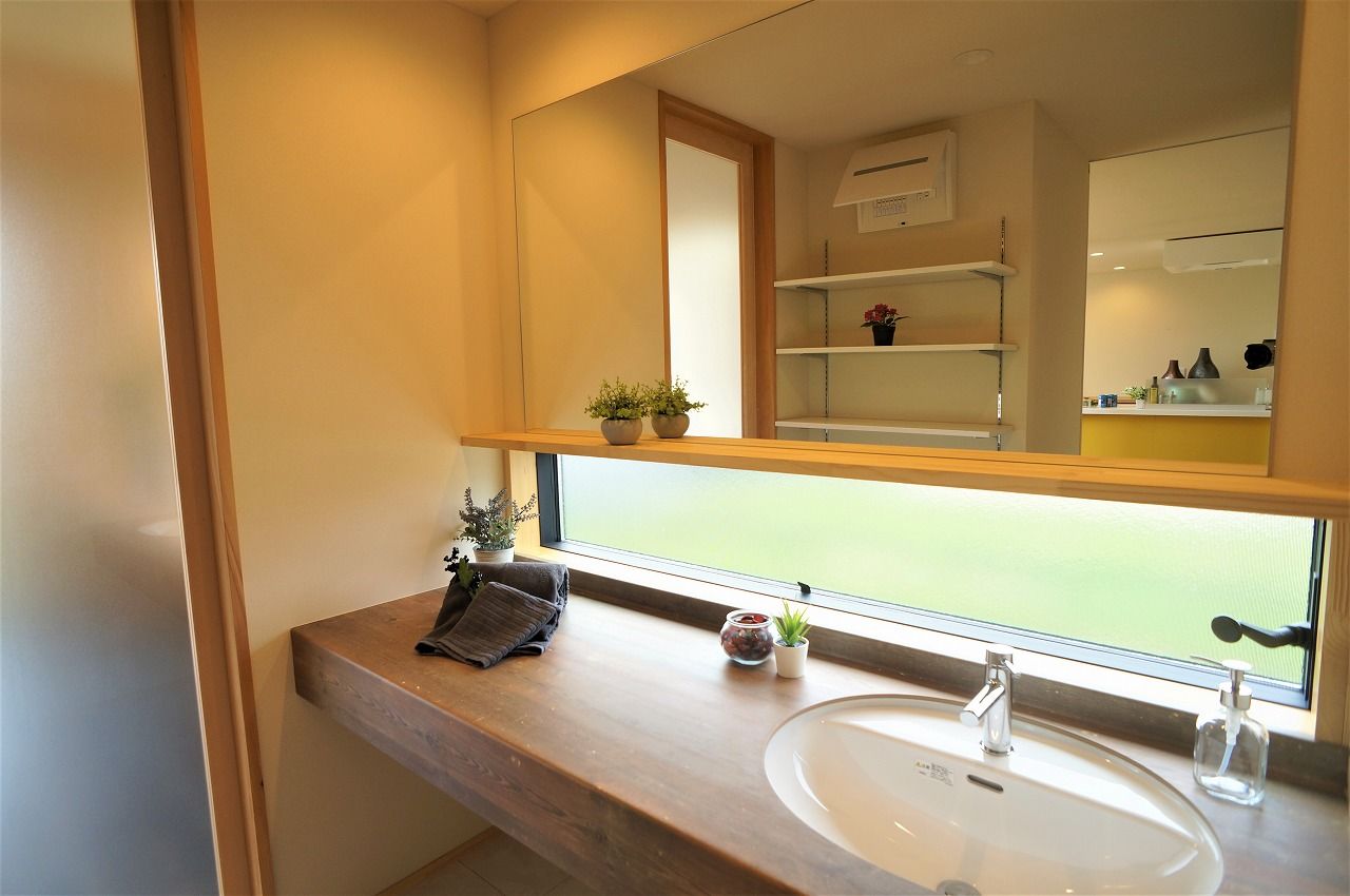 【横須賀/湘南/横浜】かつ七興産 【2200万円/吹抜け/間取り図あり】ウッドデッキと繋がる明るく開放的な大開口リビングと家事ラク動線の家の建築実例画像7