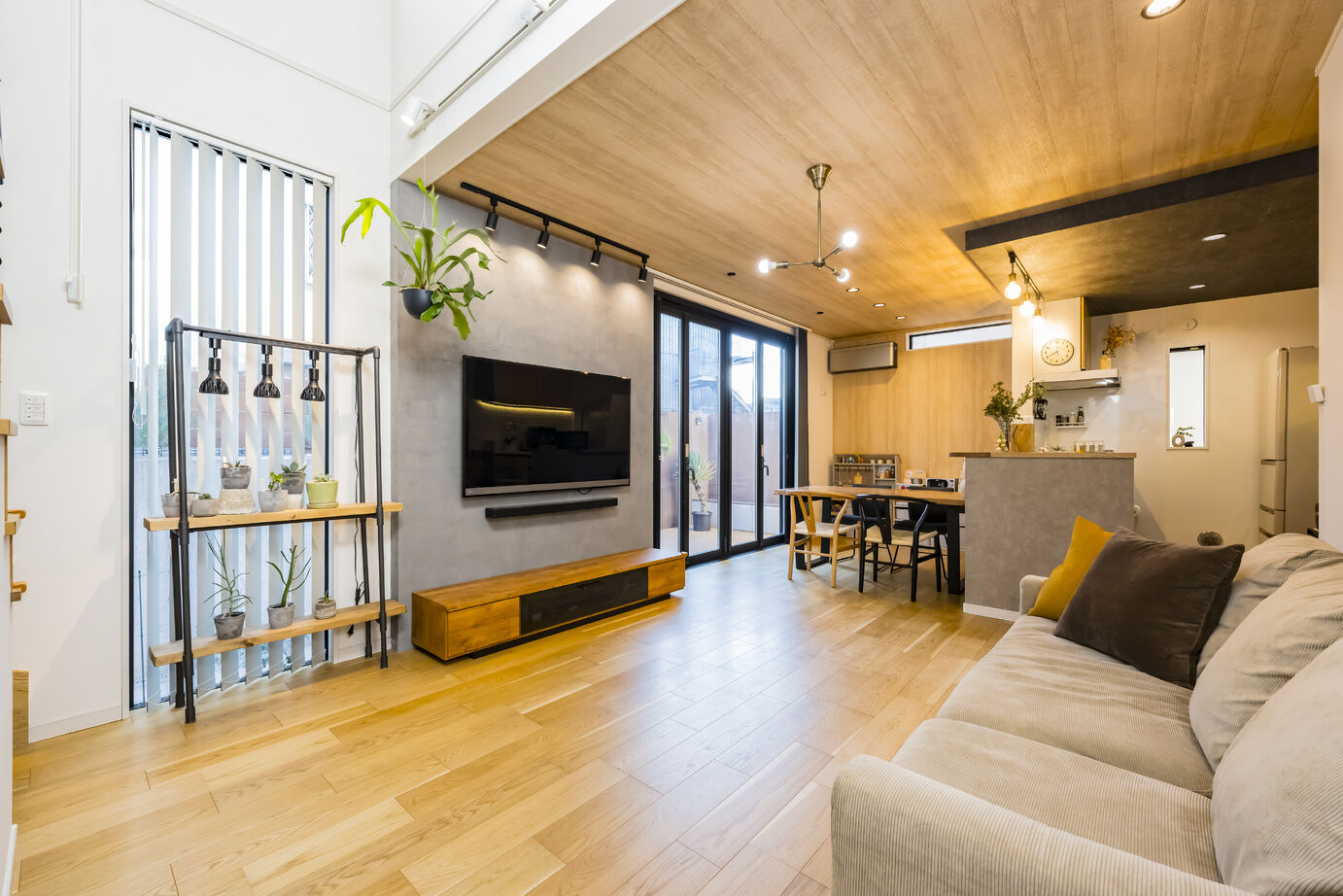 つくみホームズ 【20坪台/1000万円台/間取り図有】おうち時間をもっと楽しく。吹抜け階段のあるおしゃれなカフェ風の家の建築実例画像3