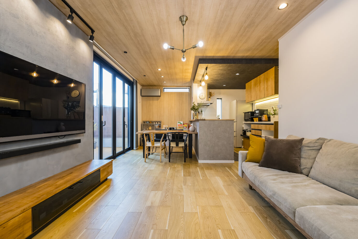 つくみホームズ 【20坪台/1000万円台/間取り図有】おうち時間をもっと楽しく。吹抜け階段のあるおしゃれなカフェ風の家の建築実例画像5