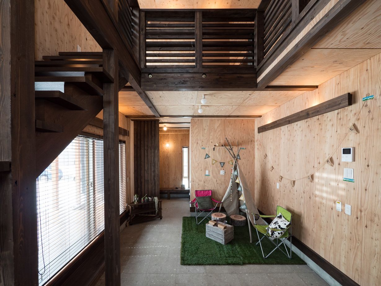 晃和住宅 【石狩市×3LDK×吹抜】いつもキャンプ帰りのような気分で住める、木を活かした土間のある家の建築実例画像2