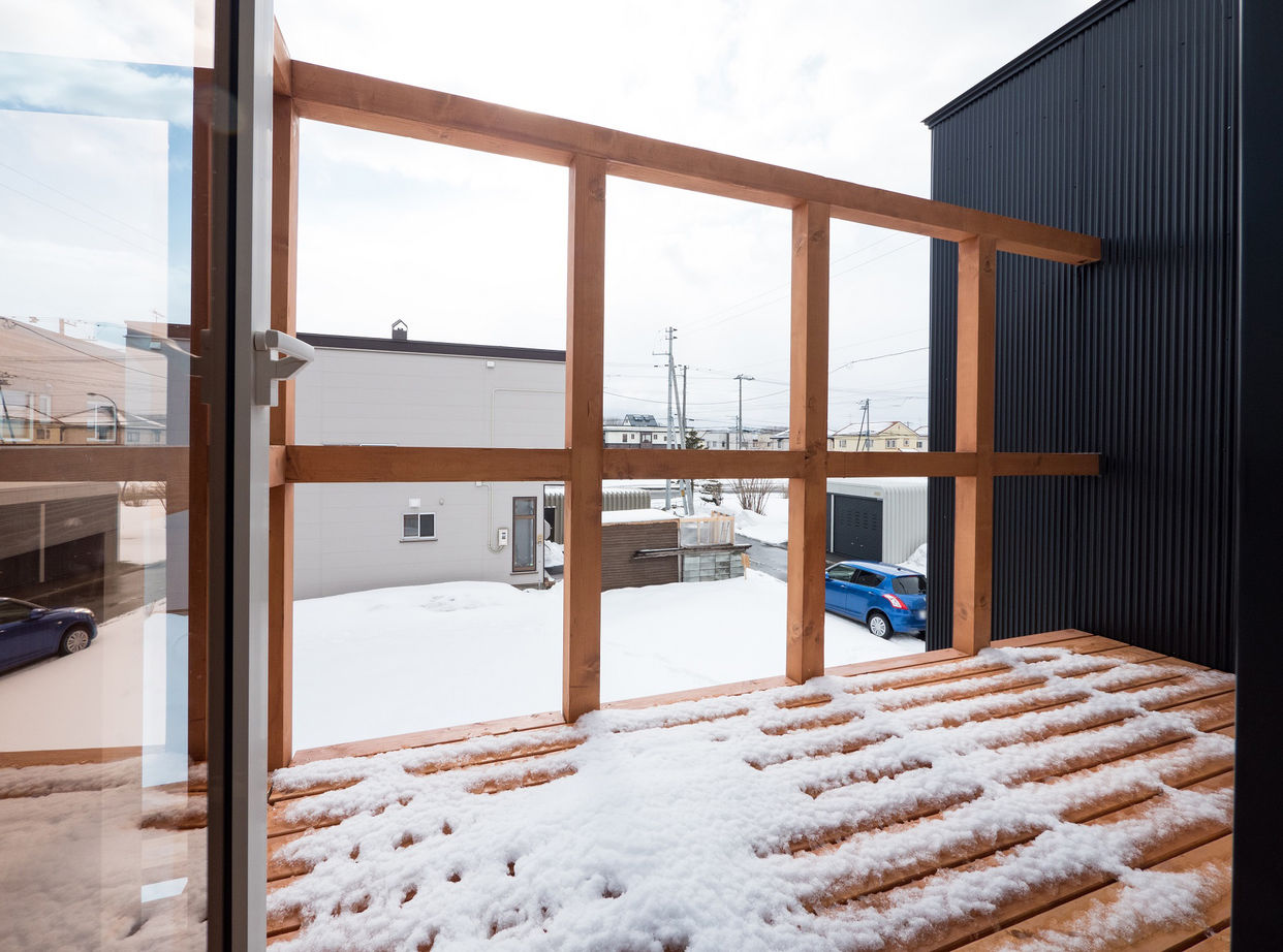 晃和住宅 【石狩市×3LDK×吹抜】いつもキャンプ帰りのような気分で住める、木を活かした土間のある家の建築実例画像6