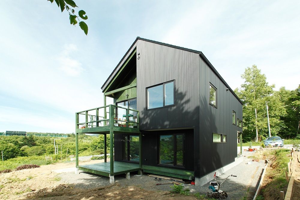 晃和住宅 【ウッドデッキ×和室×無垢材】時が経つほどに深みが増す、木目の美しさ際立つ「四季を感じる木の家」の建築実例画像1