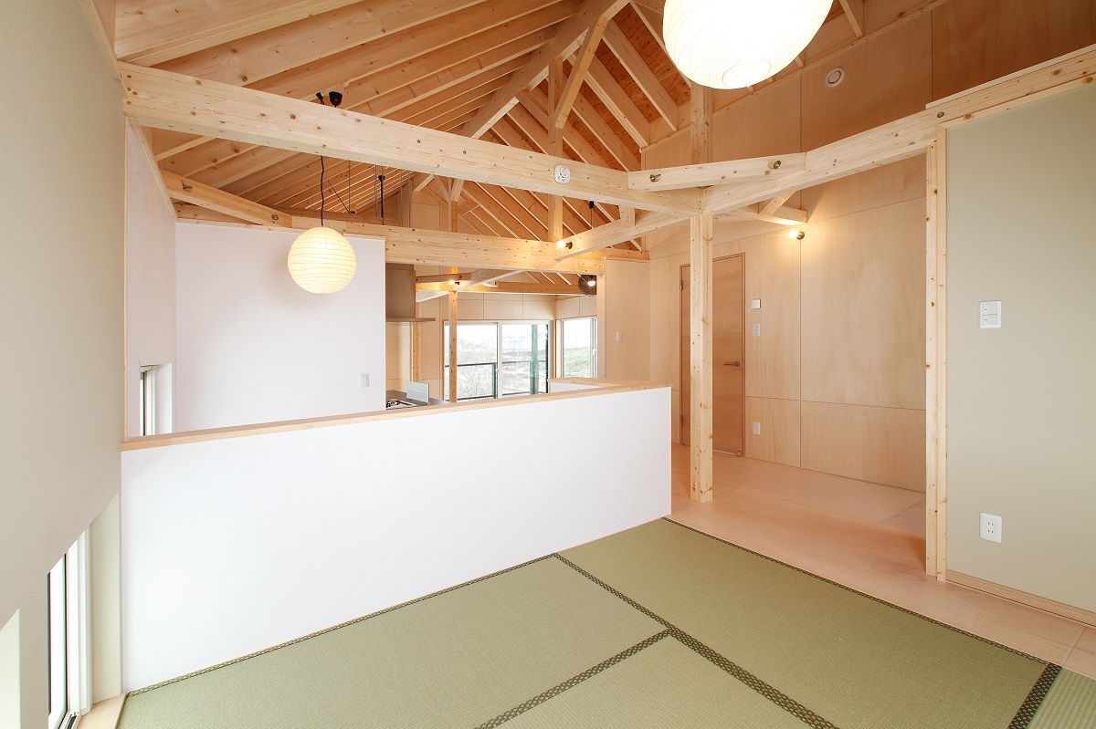 晃和住宅 【ウッドデッキ×和室×無垢材】時が経つほどに深みが増す、木目の美しさ際立つ「四季を感じる木の家」の建築実例画像2