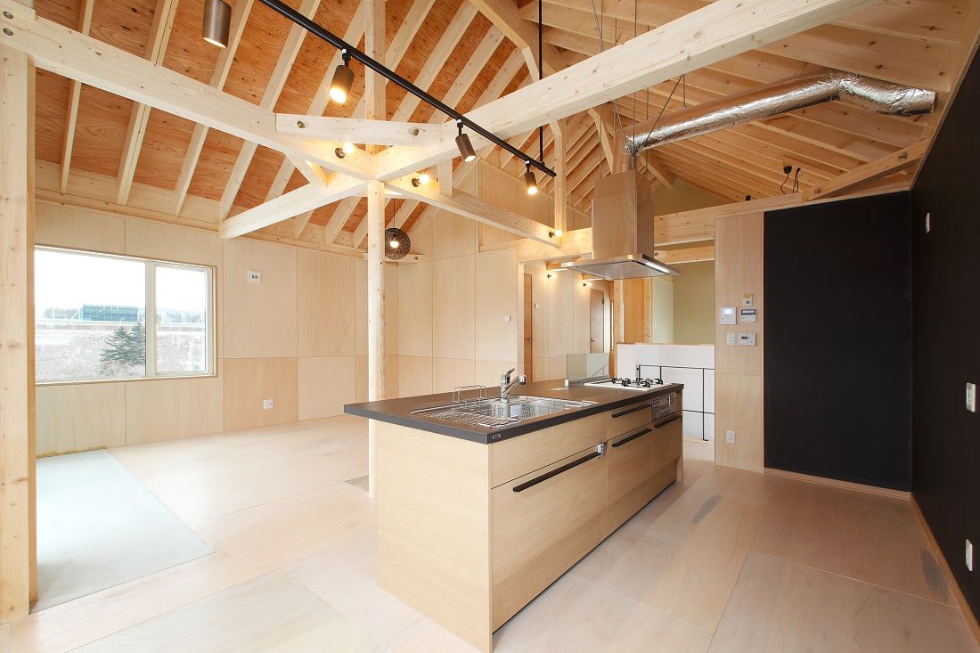 晃和住宅 【ウッドデッキ×和室×無垢材】時が経つほどに深みが増す、木目の美しさ際立つ「四季を感じる木の家」の建築実例画像3