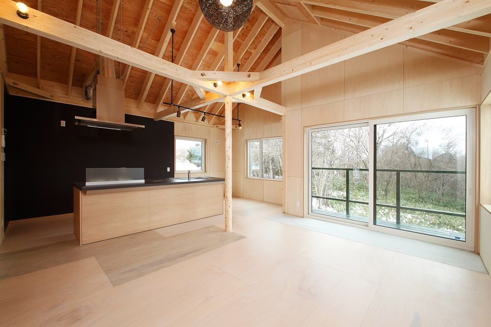 晃和住宅 【ウッドデッキ×和室×無垢材】時が経つほどに深みが増す、木目の美しさ際立つ「四季を感じる木の家」の建築実例画像4