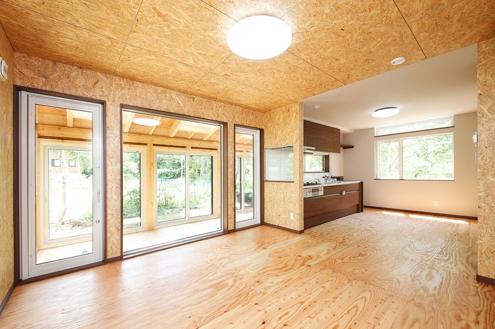 晃和住宅 【4LDK×無垢材×ガレージ】自由設計でサンルームも併設　木を全体で感じられる暖かい我が家の建築実例画像3