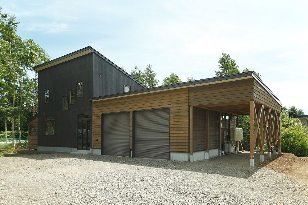 晃和住宅 【4LDK×無垢材×ガレージ】自由設計でサンルームも併設　木を全体で感じられる暖かい我が家の建築実例画像5