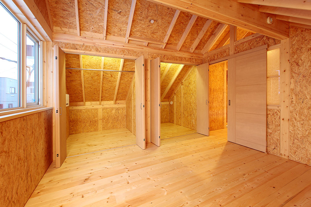 晃和住宅 【札幌市/テラス/ペットと暮らす/太陽光発電】世界にひとつだけ。木の魅力をたっぷり味わえる平屋風住宅の建築実例画像3