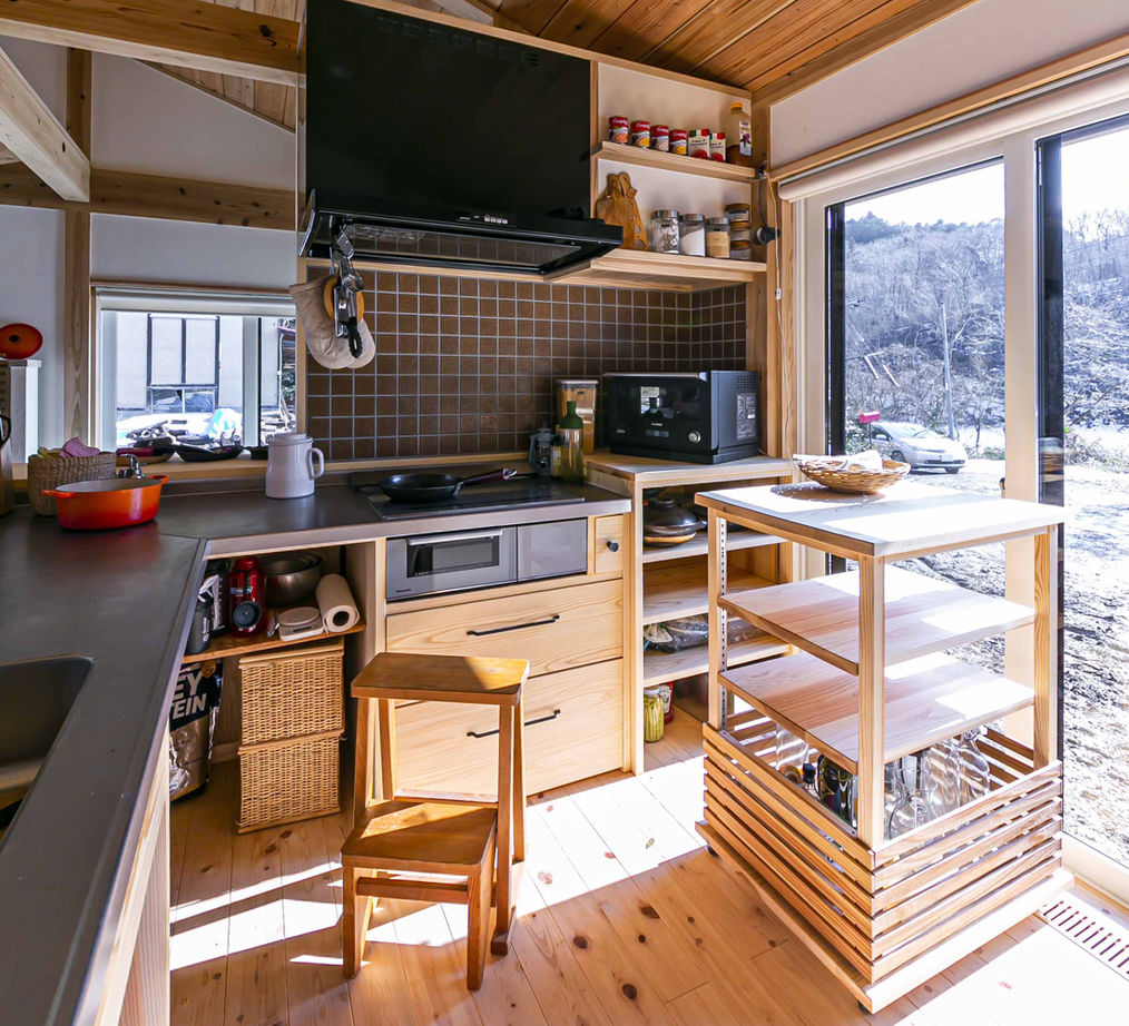 佐七建設 まるで別世界。空を、風を、季節の移り変わりを感じて暮らす。炎を囲み、自然との調和を楽しむ住まいの建築実例画像7