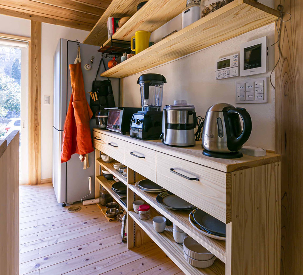 佐七建設 まるで別世界。空を、風を、季節の移り変わりを感じて暮らす。炎を囲み、自然との調和を楽しむ住まいの建築実例画像8