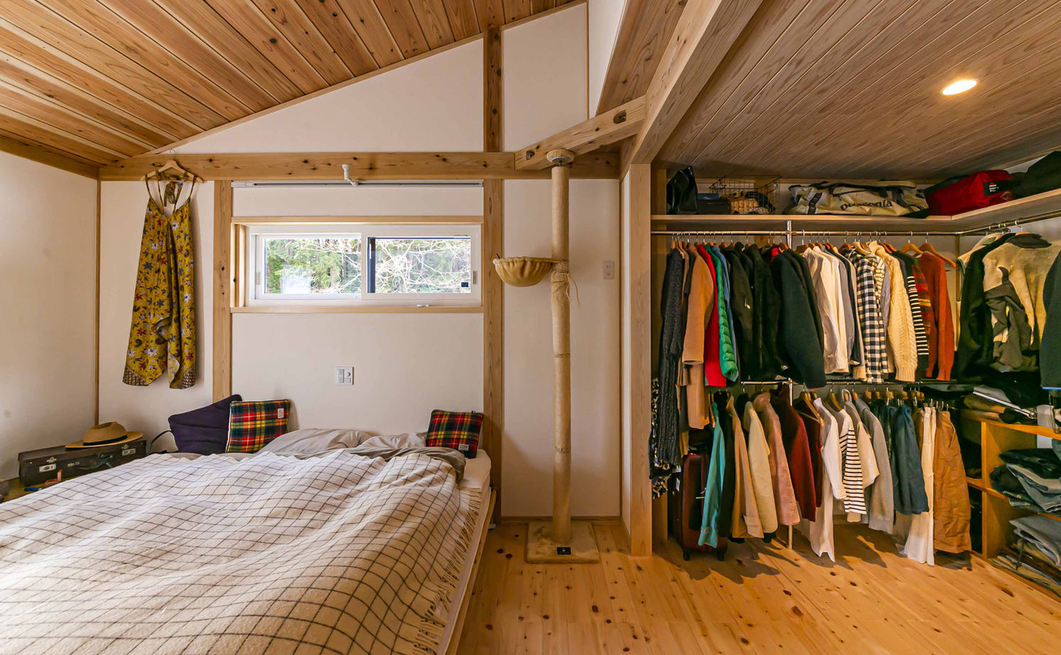 佐七建設 まるで別世界。空を、風を、季節の移り変わりを感じて暮らす。炎を囲み、自然との調和を楽しむ住まいの建築実例画像13