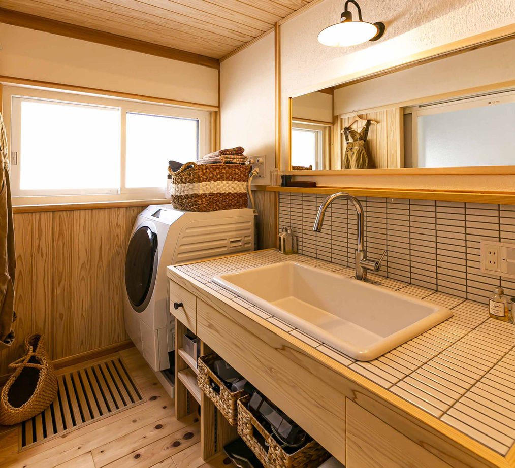 佐七建設 まるで別世界。空を、風を、季節の移り変わりを感じて暮らす。炎を囲み、自然との調和を楽しむ住まいの建築実例画像14