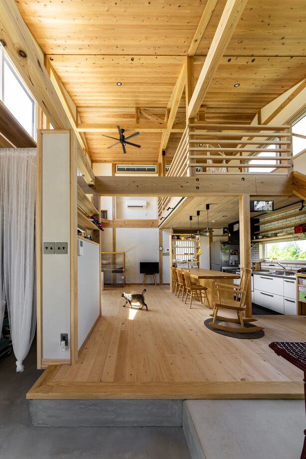 佐七建設 【3LDK+S/31坪/平屋ライク】薪ストーブの炎がゆらぎ、猫とまどろむ。自然素材とともにある、なごみの家の建築実例画像4