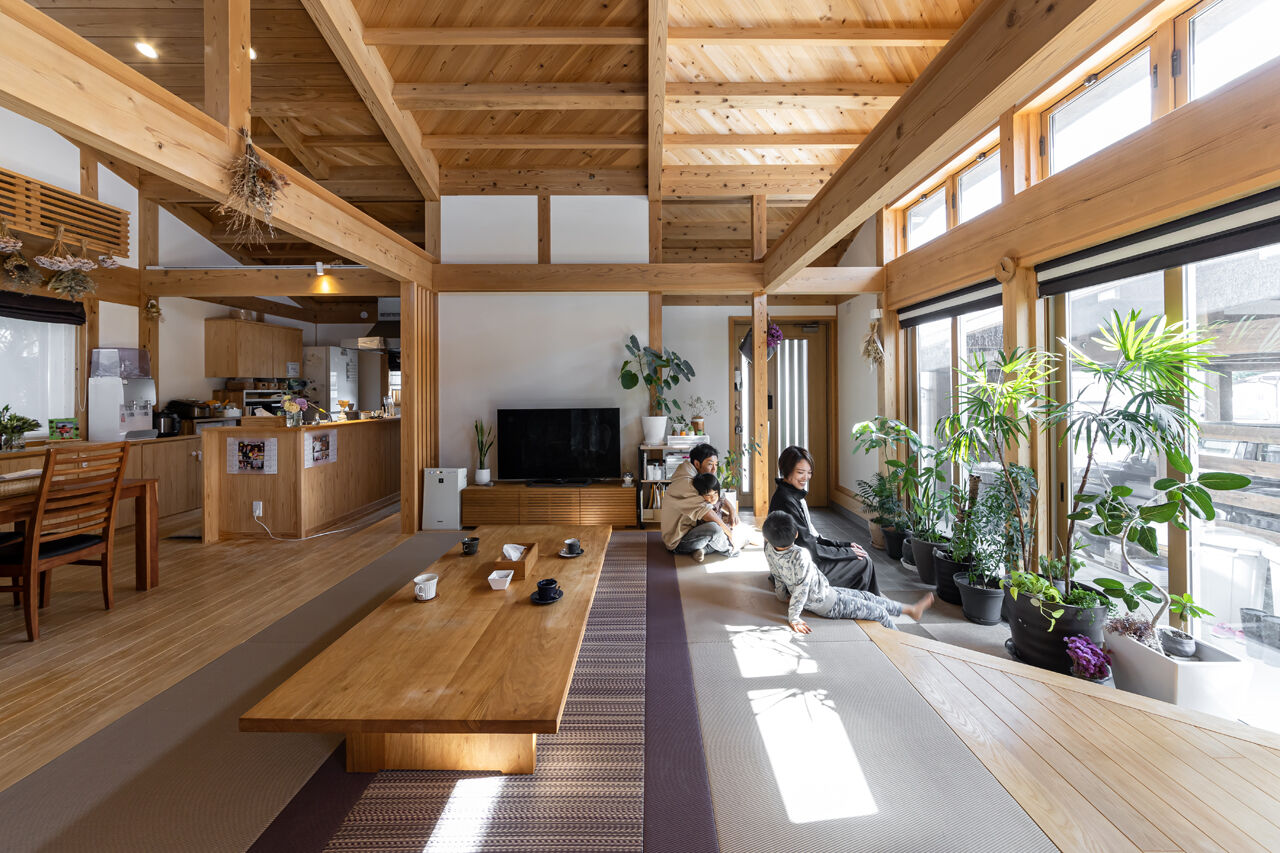 佐七建設 【3LDK/34.5坪/平屋ライク】畳の感触と子どもの笑い声が、暮らしに交差する。畳リビングのぬくもりの家の建築実例画像2