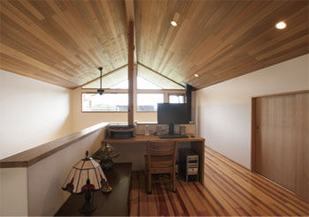 斉藤工務店 【2000万円台/3人家族/4LDK/平屋ベース36坪2階建】家族の時間をはぐくむ どこにいても繋がるリビングの建築実例画像2