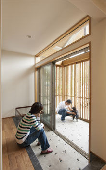 斉藤工務店 【2000万円台/3人家族/4LDK/平屋ベース36坪2階建】家族の時間をはぐくむ どこにいても繋がるリビングの建築実例画像5