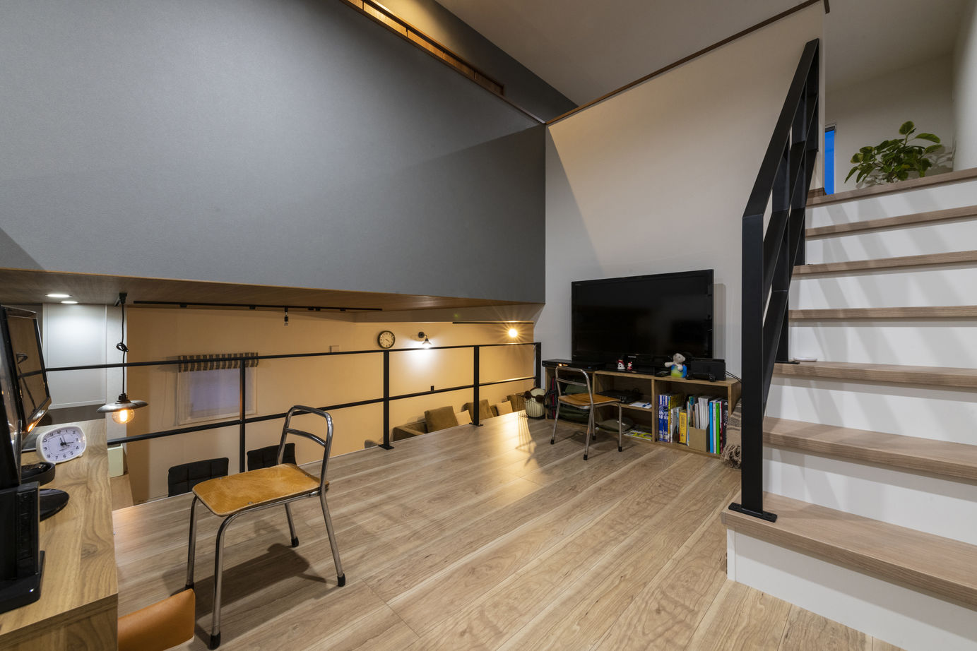 DAhome　(ディーエーホーム) 間取り図有　砂川　ガレージから始まる家づくり。ビルドインガレージと１．５階で家族が共に暮らしを楽しむの建築実例画像4