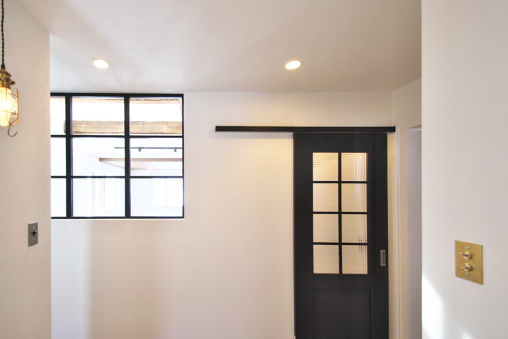 DAhome　(ディーエーホーム) 田園に囲まれた山々を望む敷地にカフェテイストの住空間。のどかを楽しむ吹き抜けのある住まいの建築実例画像3