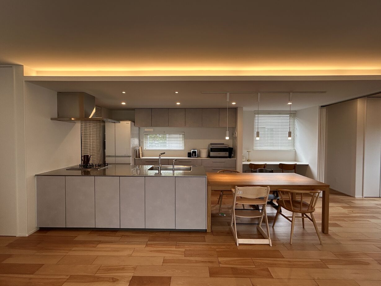 DAhome　(ディーエーホーム) 素材を大事にした、シンプルさと暮らしやすさを備えた、開放感あふれる平屋の住まいの建築実例画像6