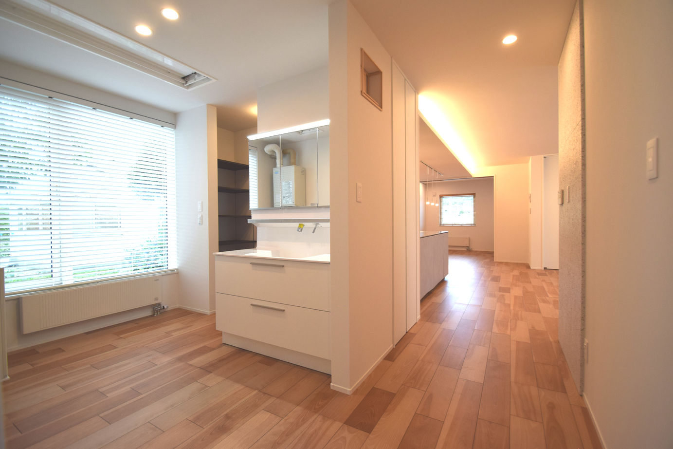 DAhome　(ディーエーホーム) 素材を大事にした、シンプルさと暮らしやすさを備えた、開放感あふれる平屋の住まいの建築実例画像7